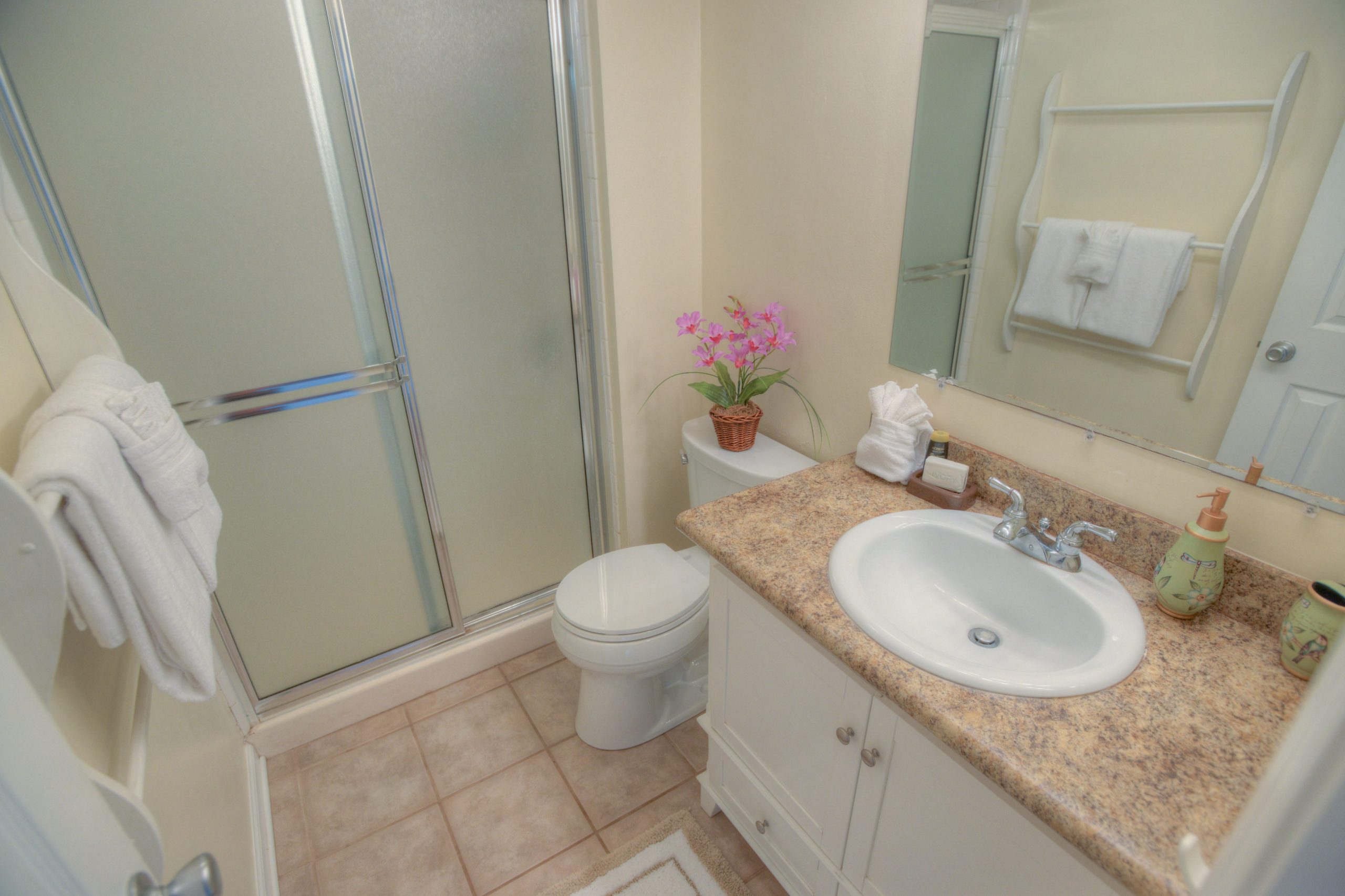 Convenience Guests Appreciate - The presence of multiple bathrooms is a convenience guests will appreciate. No waiting in line for the shower!